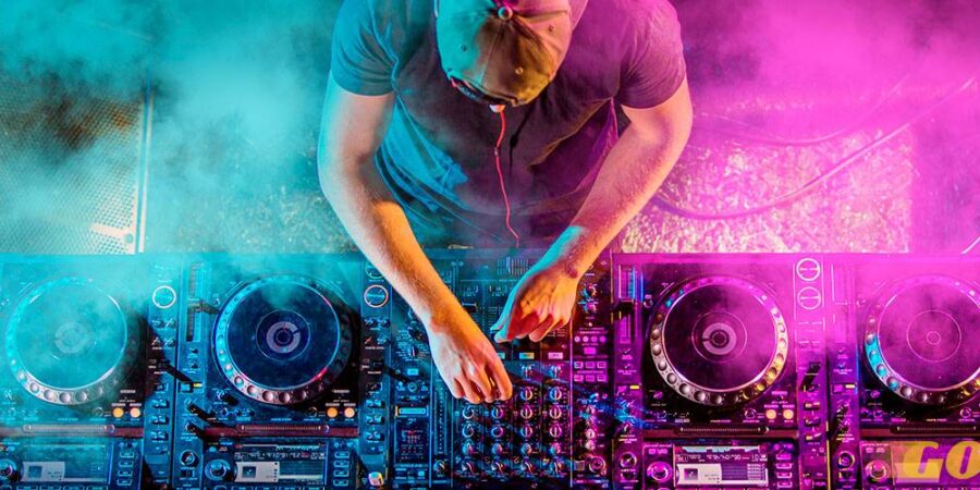 DJ