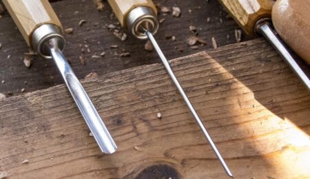 tallado de muebles en madera artesanal