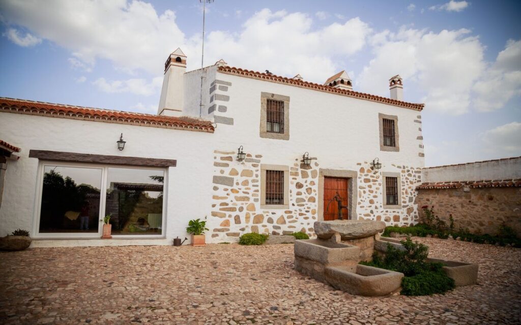 alojamiento rural en Pozoblanco con piscina y naturaleza